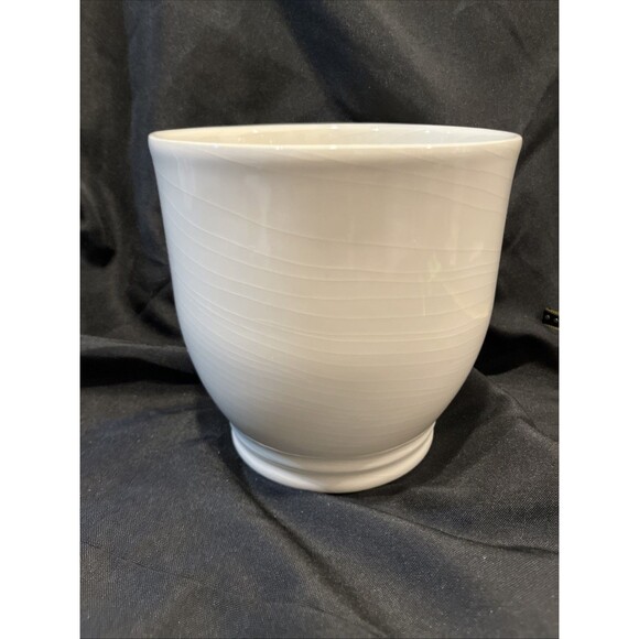 Smith & Hawken Off-White Ceramic Pottery Flower Planter Portugal Made 6.25”X6.5 - Picture 5 of 10